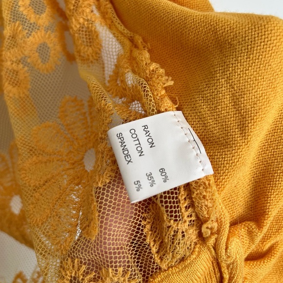 Mustard Yellow Lace Back Cardigan Floral Boho Lightweight Sweater Size M - Picture 4 of 6